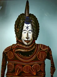 マウォマスク、イボ（木材、塗料、布）